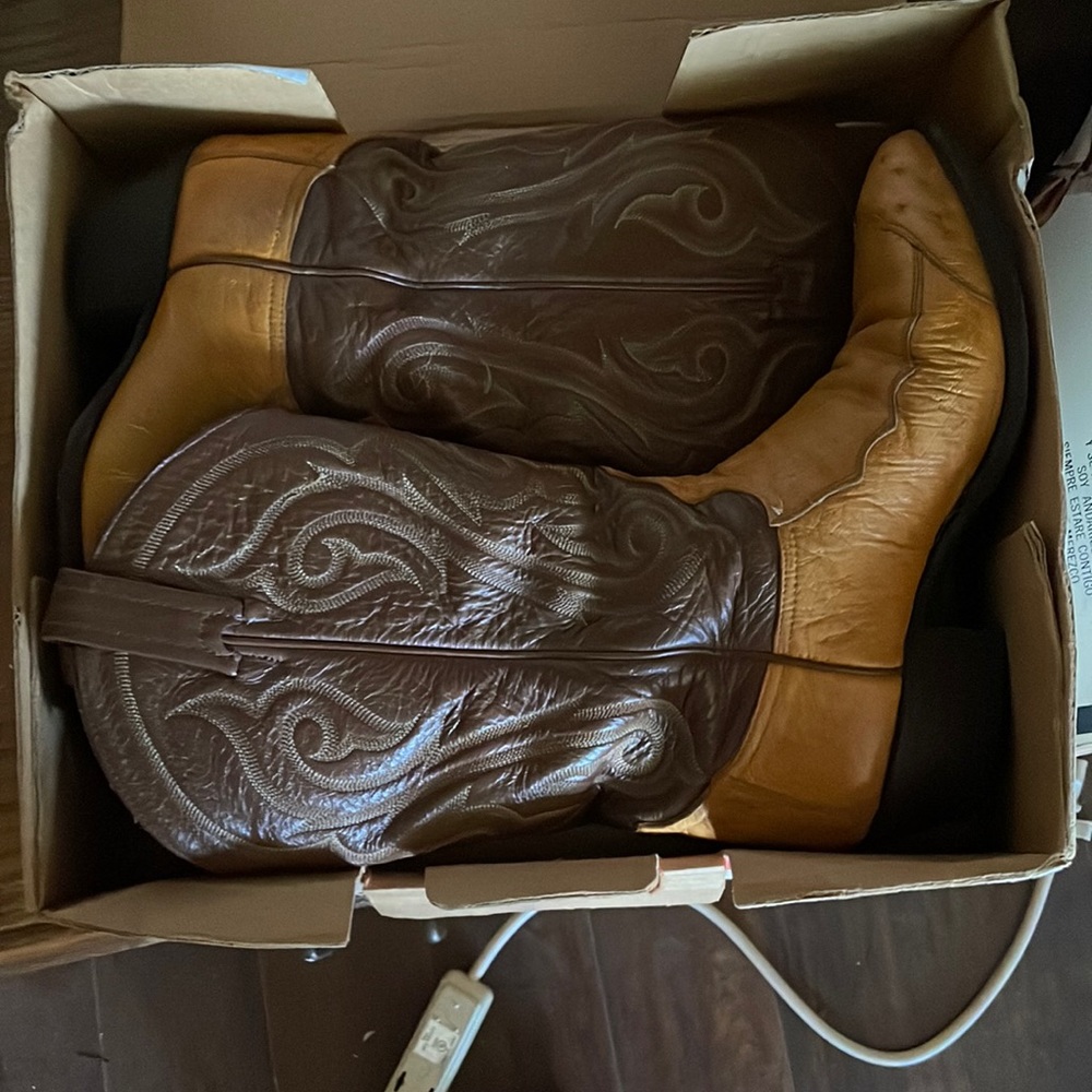 Tony Lama brown boots